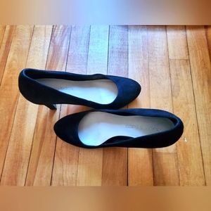 Size 10, Franco Sarto Black pump